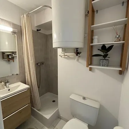 Апартаменты T2 Au Coeur De La Marina Climatise *